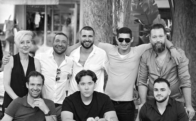 Photo-equipe_desaturee